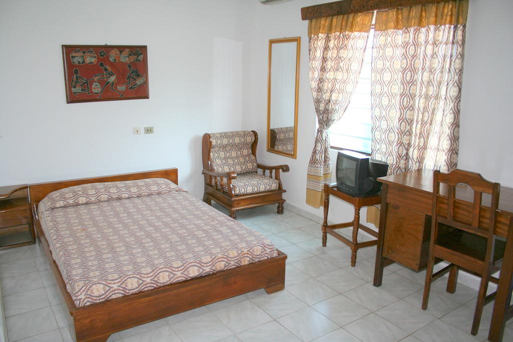 Hotel Aurore Ломе Экстерьер фото