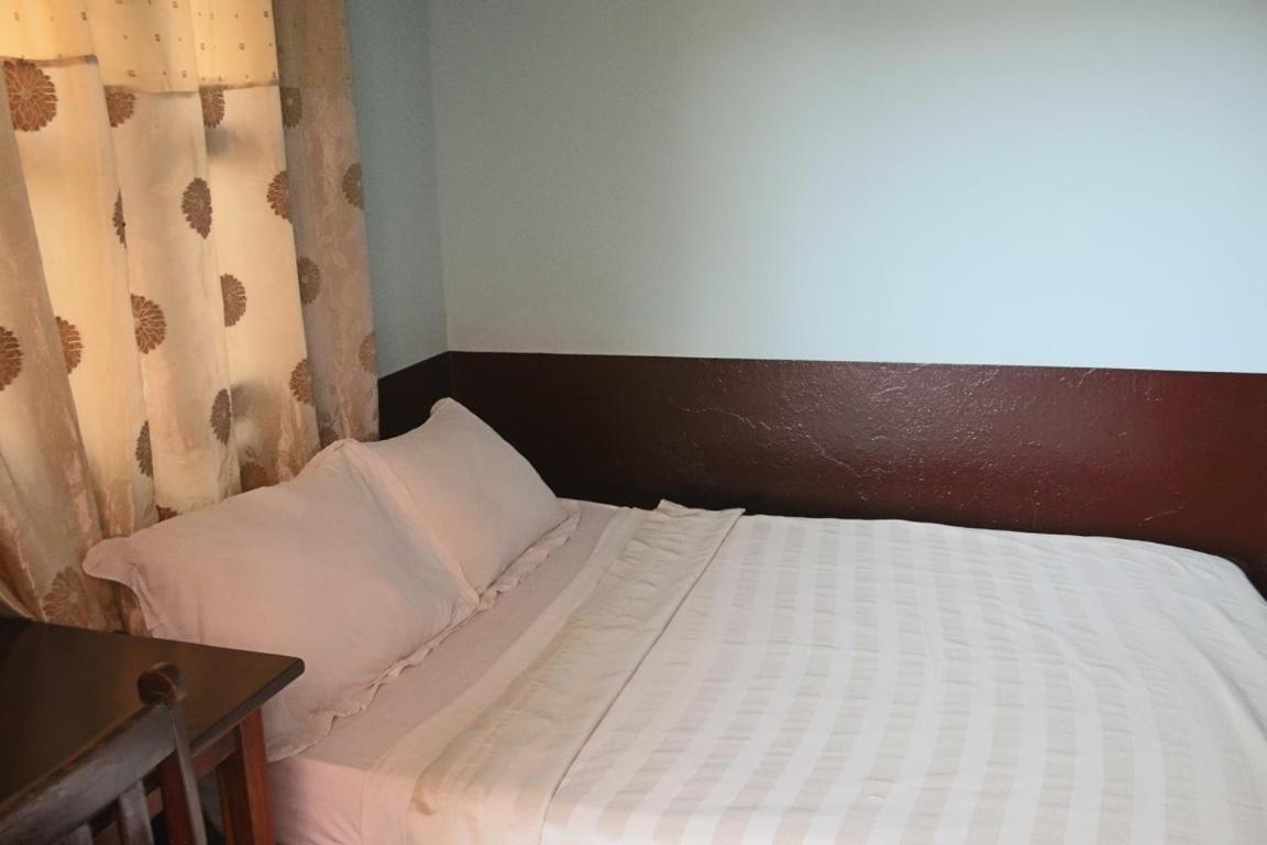 Hotel Aurore Ломе Экстерьер фото